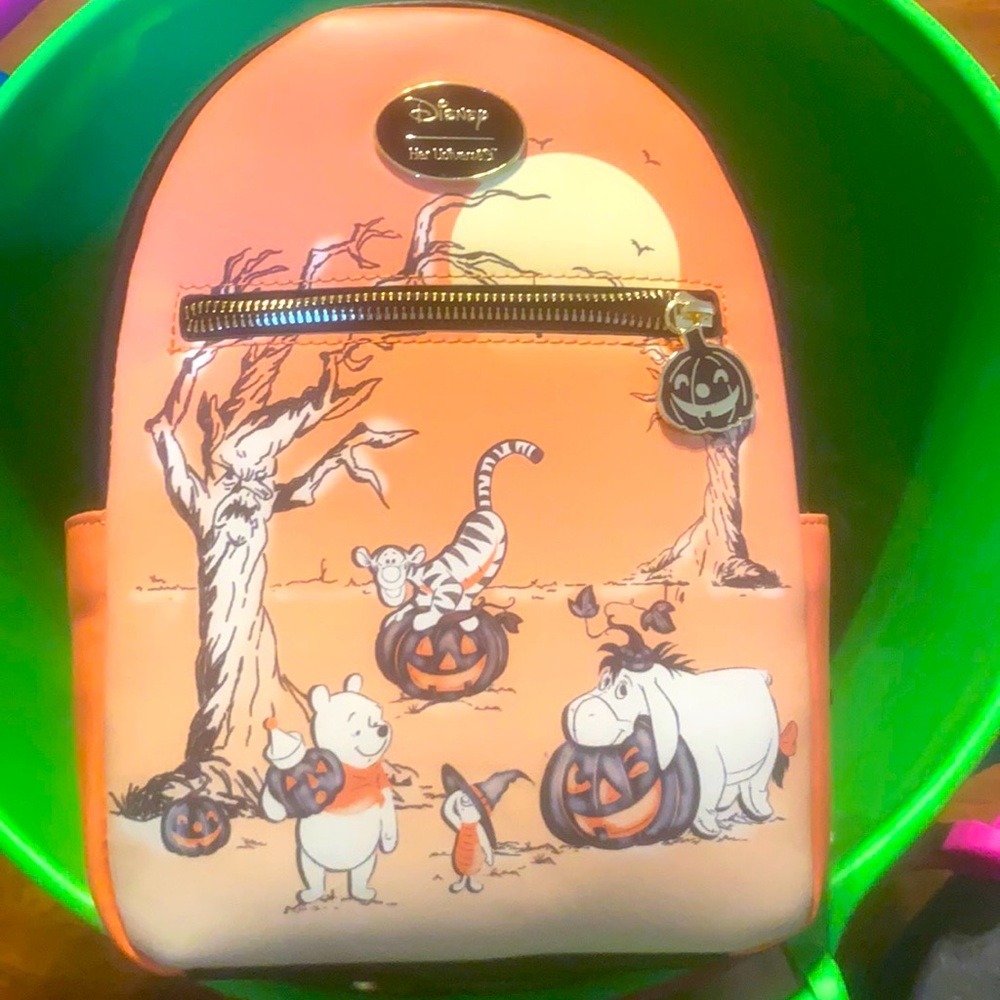 Halloween Winnie the Pooh back back